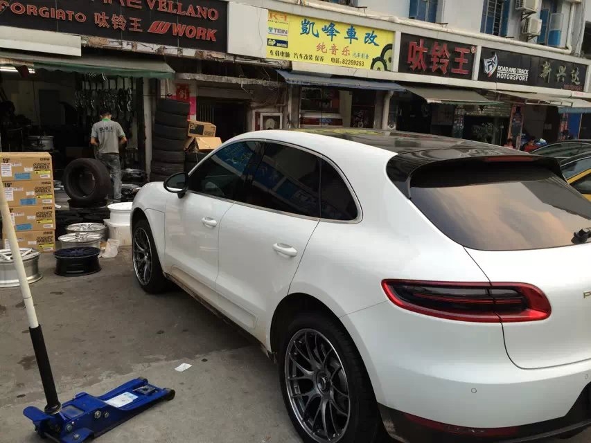 保時(shí)捷，Macan：裝20寸，RAYS、G27 鍛造