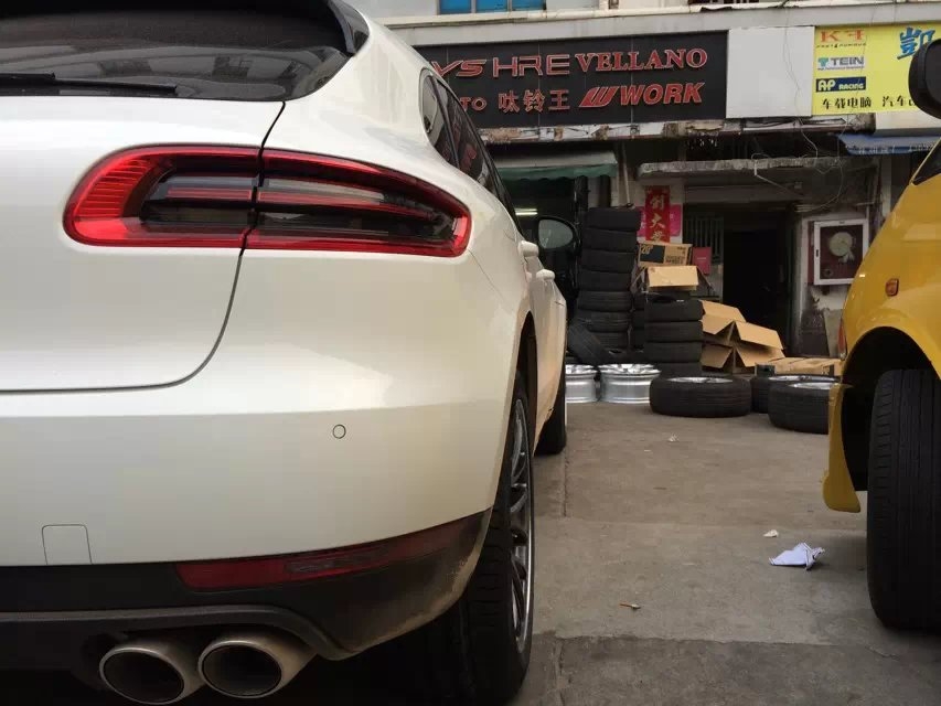 保時(shí)捷，Macan：裝20寸，RAYS、G27 鍛造