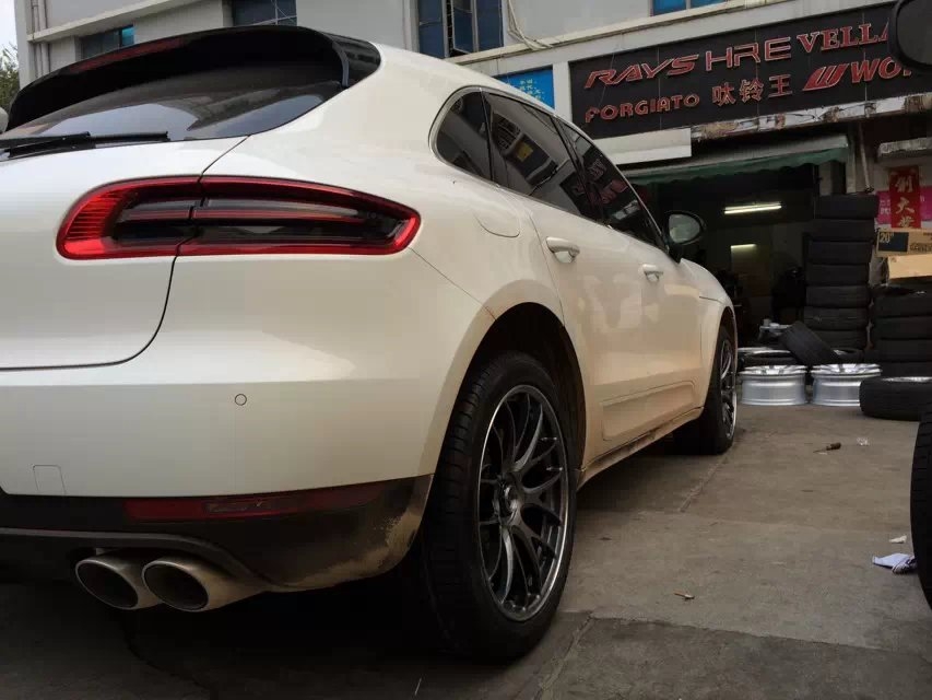 保時(shí)捷，Macan：裝20寸，RAYS、G27 鍛造