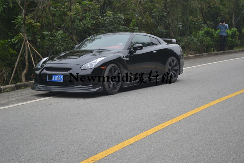 日產(chǎn)GT-R NISSAN GTR R35 VARIS款碳纖前唇 前擾流 碳纖前下巴