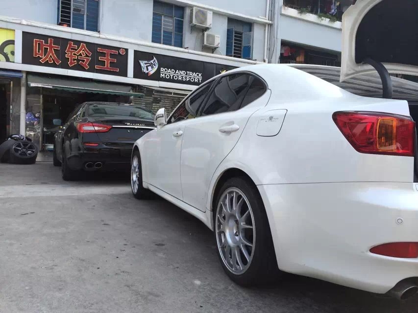BBS、18寸，裝 IS300
