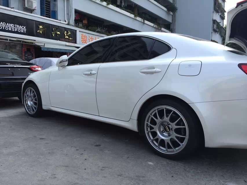 BBS、18寸，裝 IS300
