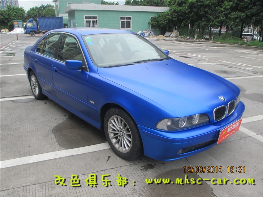 寶馬五系貼膜改顏色深圳汽車改色貼膜哪里好