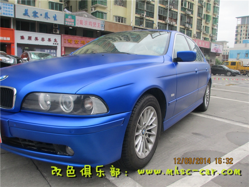 寶馬五系貼膜改顏色深圳汽車改色貼膜哪里好