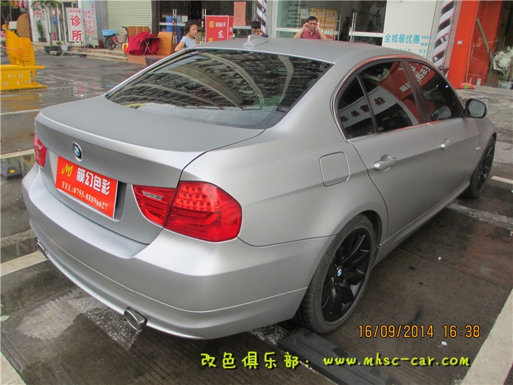 寶馬3系改色貼膜車(chē)衣裳9900亞光銀上身