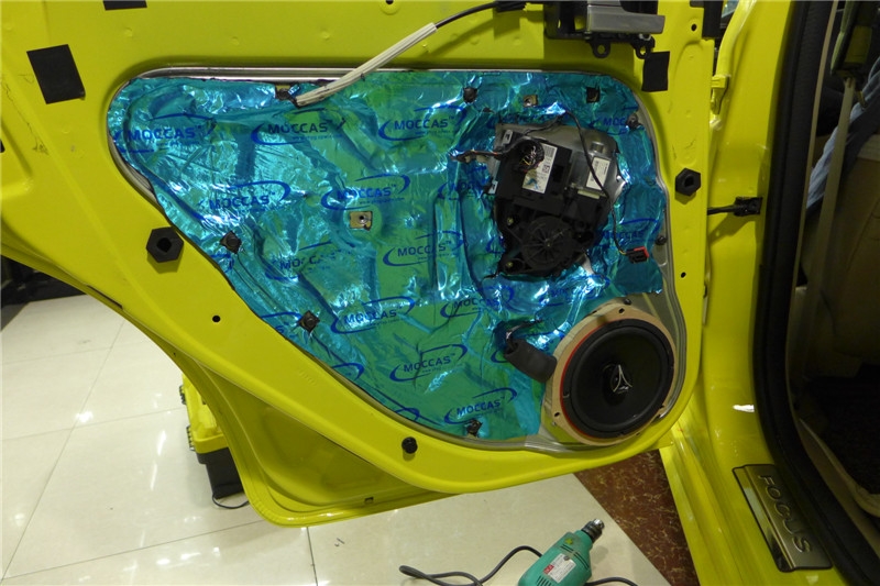 專業(yè)汽車音響改裝陜西西安上尚福特?？怂垢难b意大利赫茲音響