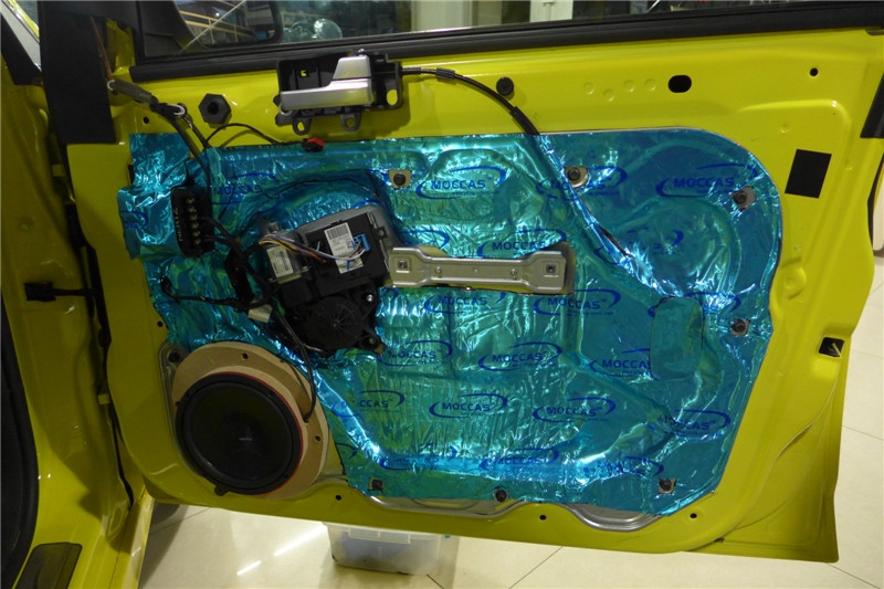 專業(yè)汽車音響改裝陜西西安上尚福特福克斯改裝意大利赫茲音響