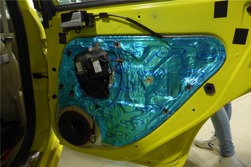 專業(yè)汽車音響改裝陜西西安上尚福特?？怂垢难b意大利赫茲音響