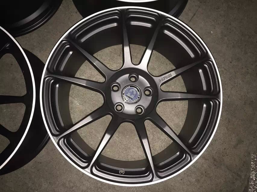 奔馳CLS、裝19寸，HRE