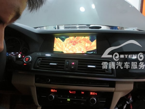 深圳新款寶馬520li小屏換大屏DVD專用導(dǎo)航手寫凱立德導(dǎo)航加裝倒車后視