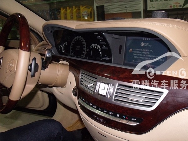 深圳奔馳S400原車屏升級導(dǎo)航加裝觸寫凱立德導(dǎo)航加倒車影像