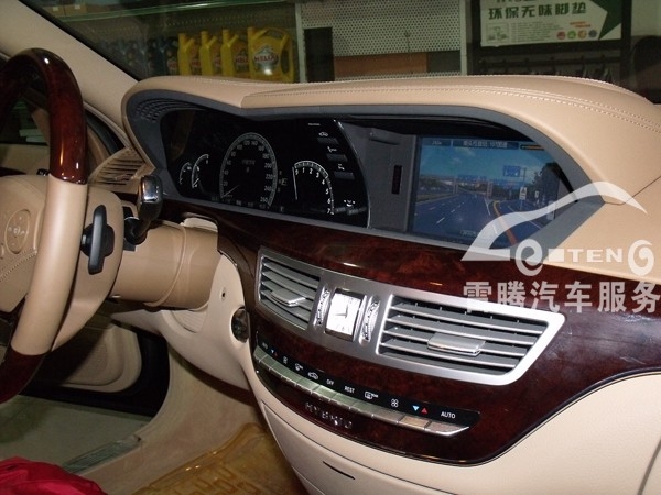 深圳奔馳S400原車屏升級導(dǎo)航加裝觸寫凱立德導(dǎo)航加倒車影像