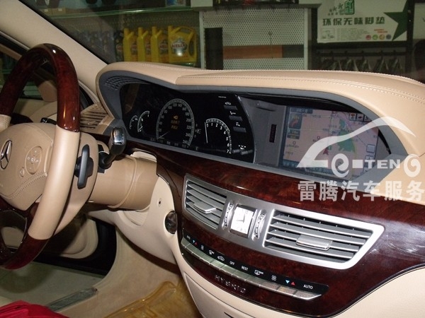 深圳奔馳S400原車屏升級導(dǎo)航加裝觸寫凱立德導(dǎo)航加倒車影像