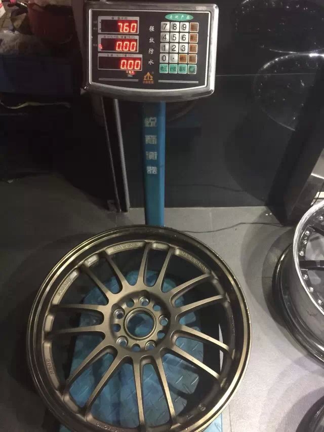 RE30、18寸 鍛造，現(xiàn)貨 高爾夫，R20 合裝