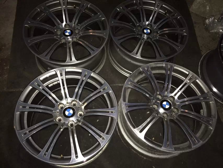 寶馬 M3 鍛造,19 寸,現(xiàn)貨僅此一套。