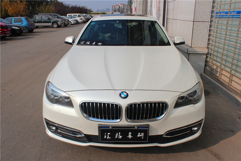 長(zhǎng)沙實(shí)體汽車(chē)改裝店 BMW525-雅龍?zhí)沾砂?長(zhǎng)沙寶馬陶瓷白改色膜