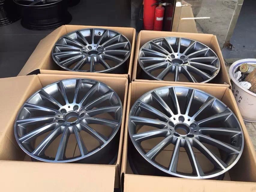 奔馳，裝S63、AMG，20寸