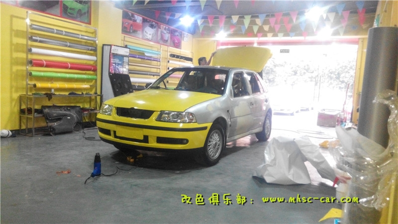 汽車改色多少錢 哪里好 就選深圳膜幻色彩專業(yè)汽車改色貼膜