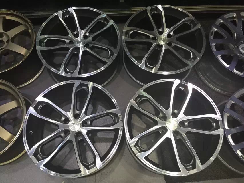 奧迪御用ABT、20寸、5X130、二手一套、合裝 途銳、Q7