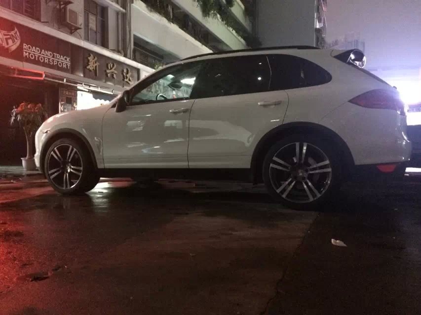 卡宴，裝21寸，原裝鍛造。