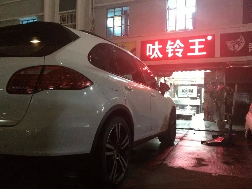 卡宴，裝21寸，原裝鍛造。