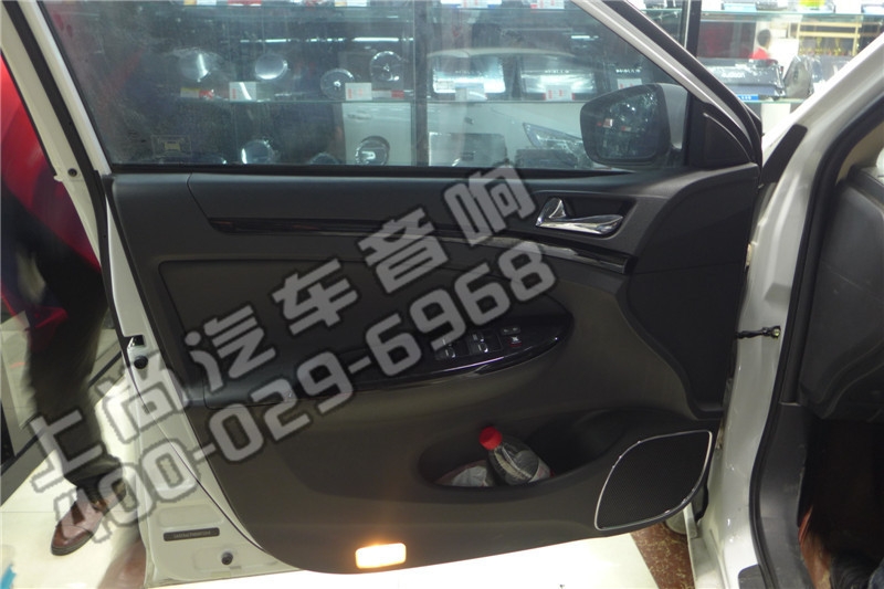 陜西西安上尚汽車音響改裝-比亞迪升級(jí)弗萊德音響