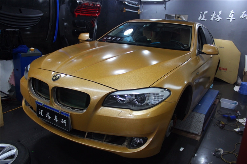 長沙汽車改色貼膜實(shí)體店 BMW525全車土豪金