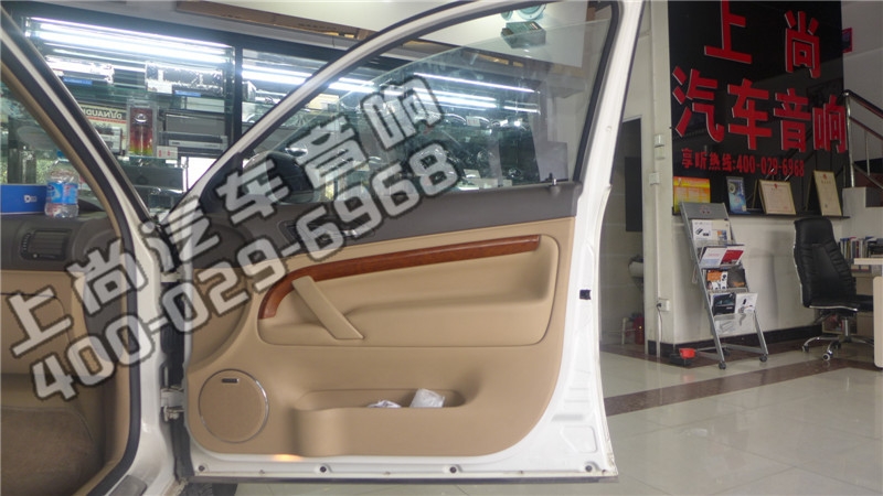 陜西西安上尚汽車音響改裝-大眾領(lǐng)域升級(jí)意大利赫茲音響