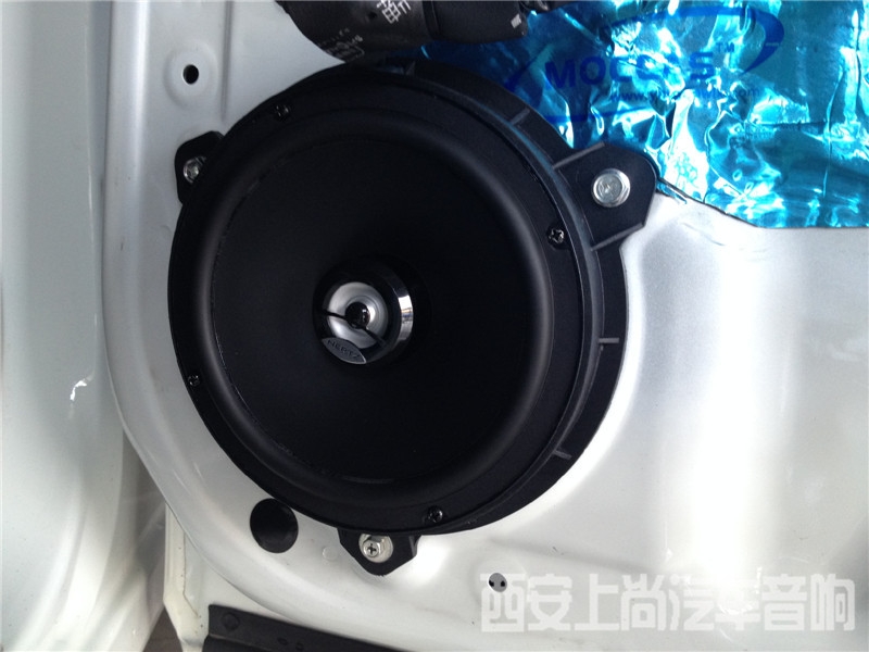 陜西西安上尚汽車音響-尼桑逍客升級(jí)意大利赫茲音響