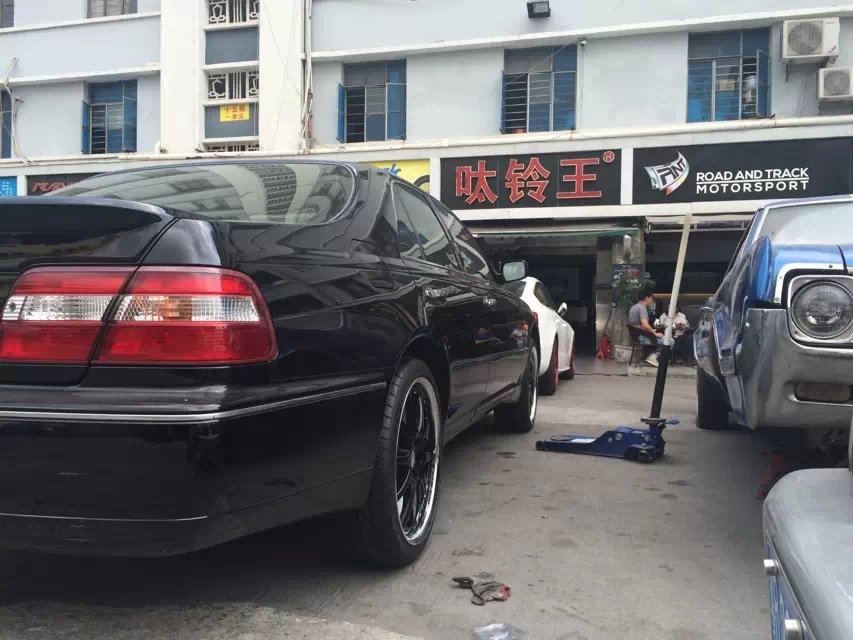 日產(chǎn)，裝WORK VS、20寸