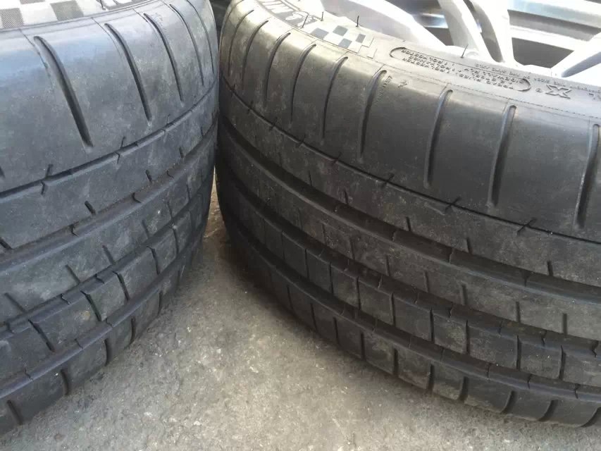 又到一套寶馬M4、原裝鍛造，19寸
