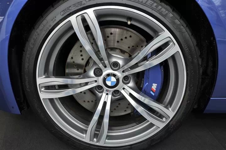 寶馬 M5 20寸，接受預(yù)定