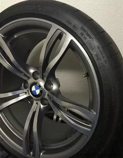寶馬 M5 20寸，接受預(yù)定