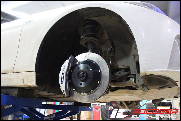 長沙寶馬新3系改裝剎車STOPTECH ST60 6活塞剎車長沙F30改裝輪轂19寸ACE 328改裝SPEED-BUSTER外掛電腦--長沙匯格車研汽車改裝