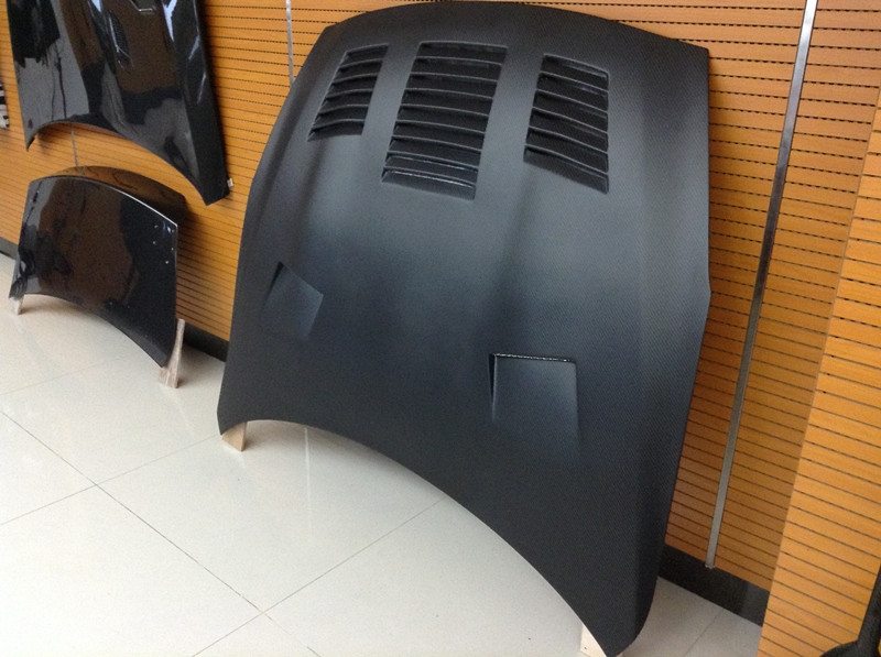 GTR改裝套件之- 干碳全碳纖機蓋--僅僅6KG 重量