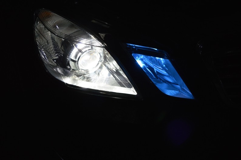 福建福州改燈、車燈升級(jí)透鏡天使眼改裝、奔馳E300L大燈升級(jí)