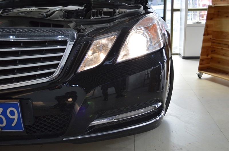 福建福州改燈、車燈升級(jí)透鏡天使眼改裝、奔馳E300L大燈升級(jí)