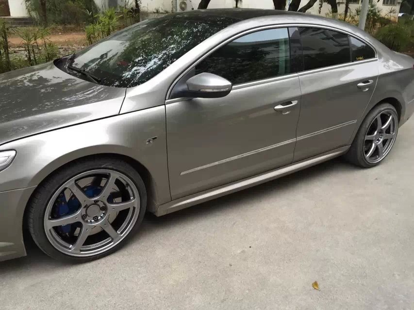 感謝車主發(fā)來裝車圖:CC、裝RAYS G2,19寸。