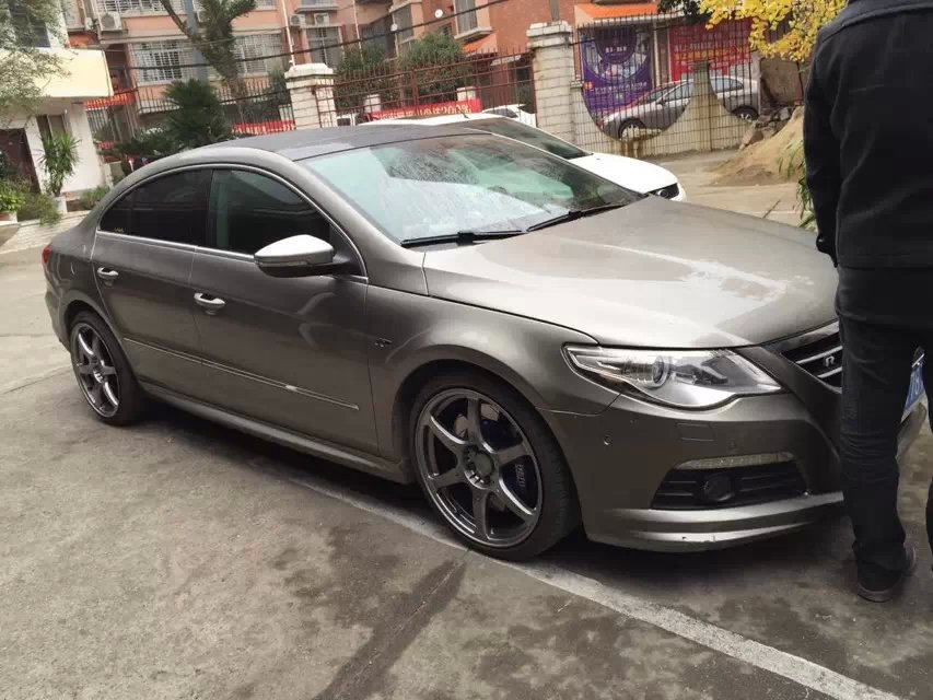 感謝車主發(fā)來裝車圖:CC、裝RAYS G2,19寸。