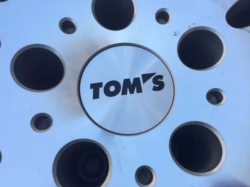 TOM'S VP-8 19寸，到貨