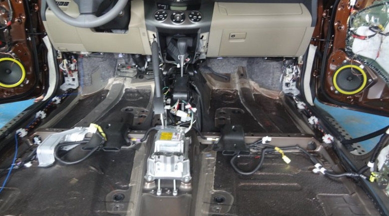 【昆明道聲】豐田RAV4全車大能隔音精彩作業(yè)！