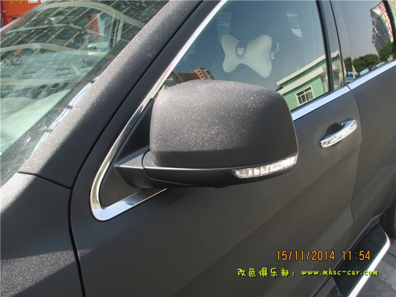 深圳JEEP大切諾基改色貼膜 車身改顏色 實(shí)體店施工