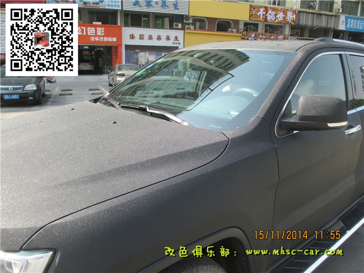 深圳JEEP大切諾基改色貼膜 車身改顏色 實(shí)體店施工