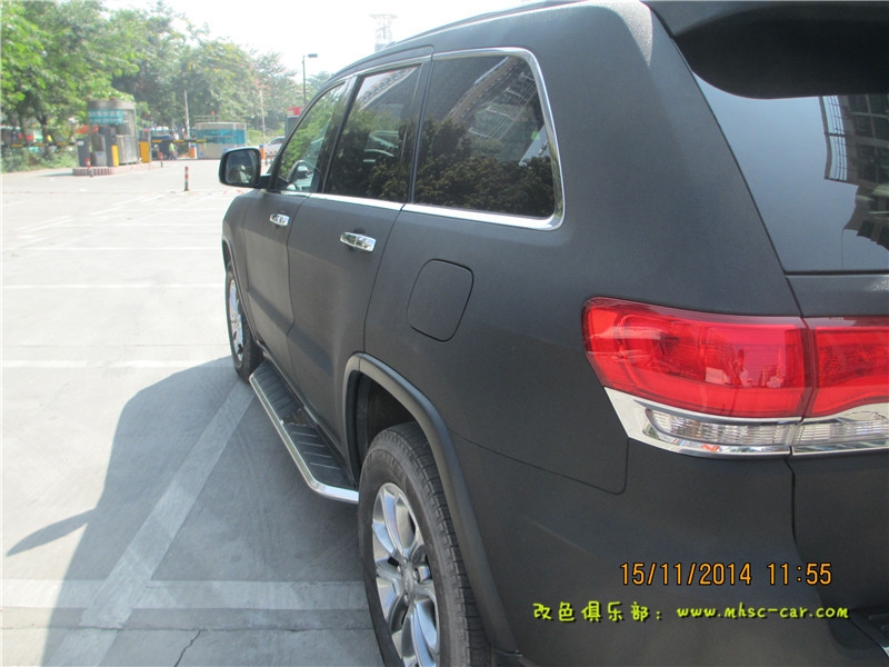 深圳JEEP大切諾基改色貼膜 車身改顏色 實(shí)體店施工