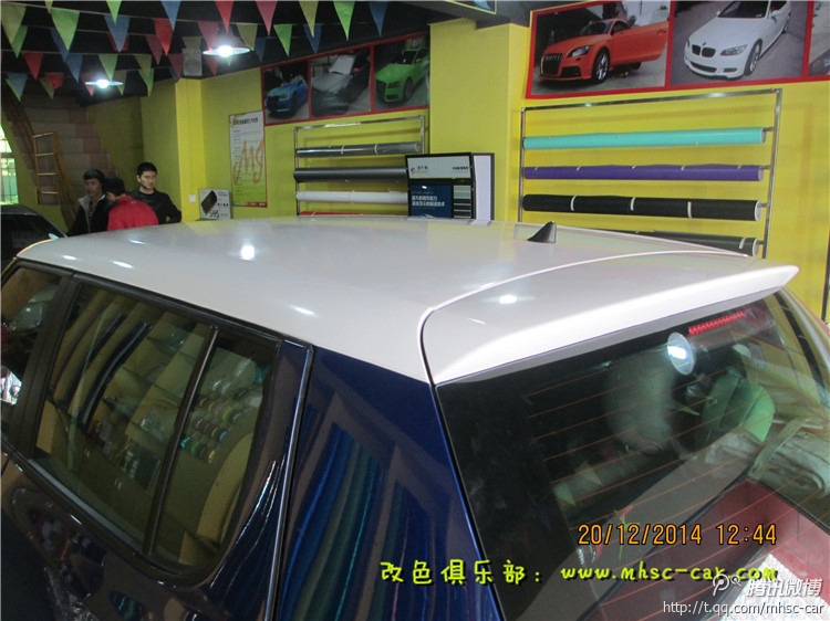 斯柯達(dá)晶銳貼車頂 低配升高配施工白色車頂 就是這么簡(jiǎn)單