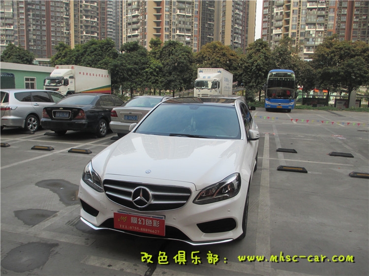 奔馳E260車身改色貼膜 亮黑全景天窗貼膜 深圳車衣裳膜幻色彩出品