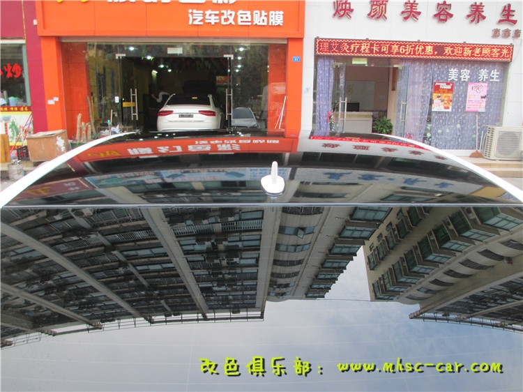 奔馳E260車身改色貼膜 亮黑全景天窗貼膜 深圳車衣裳膜幻色彩出品