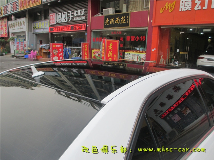 奔馳E260車身改色貼膜 亮黑全景天窗貼膜 深圳車衣裳膜幻色彩出品