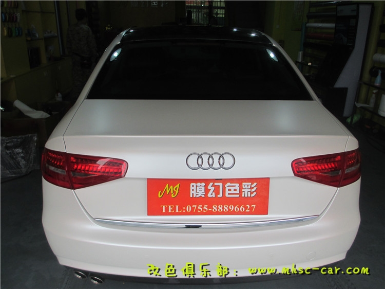奧迪A4L車身改顏色 車身改色貼膜 原車黑色改德國PWF電光金屬白