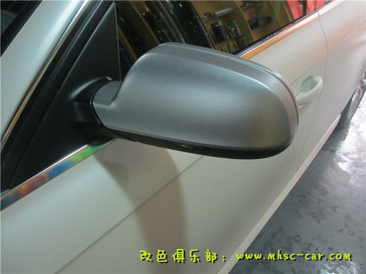 奧迪A4L車身改顏色 車身改色貼膜 原車黑色改德國PWF電光金屬白